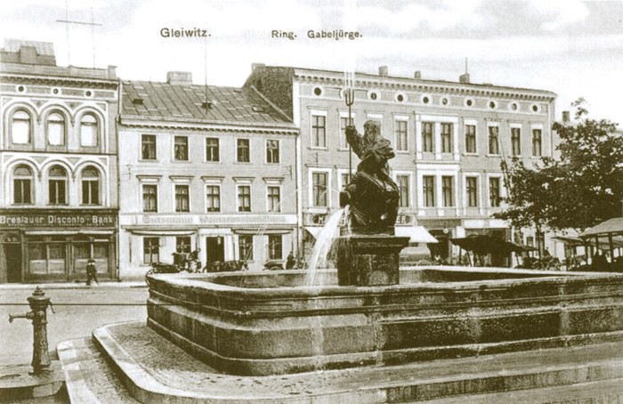 Rynek - pomnik Neptuna